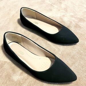 Black Pointed Toe Flats